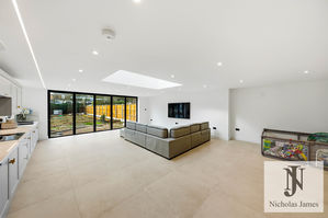 Photo 13- click for photo gallery